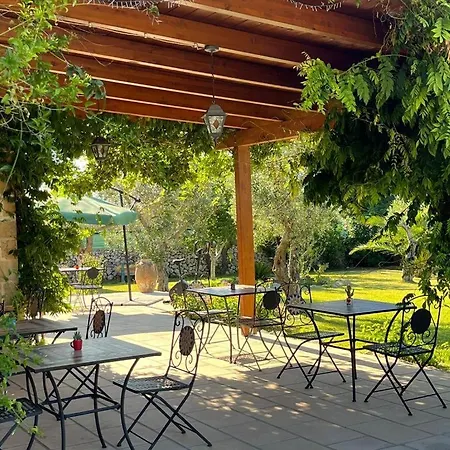 Terra Cesarea Bed & Breakfast 4*